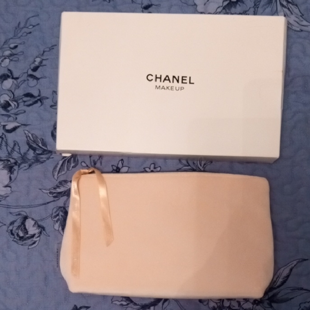 NWOT Chanel Soft Beige Cosmetic Pouch